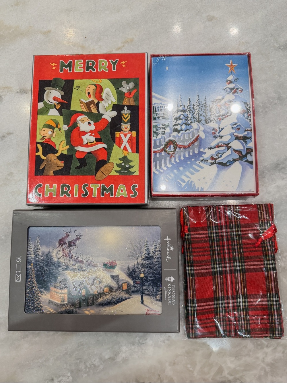 Christmas Holiday Greeting Cards/Envelopes and Gift Bag Bundle
